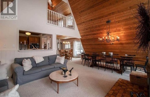 Kimberley Ski Chalet | Mountain Hideaway Cottage