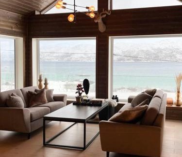 Tromso House | Mountain Home With View Near Tromsø