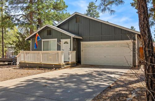 Show Low House | Mountain Lake and Golf House