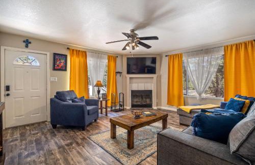 Show Low House | Mountain Lake and Golf House