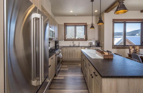 Big Sky House | Mountain Lake Condo Unit 502B