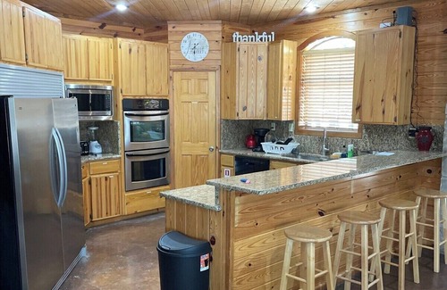 Sabinal House | Mountain Laurel Lodge @ Frio Select Rental Homes