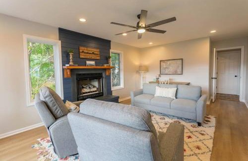 Afton House | Mountain Mama- Amazing Views! + Hot Tub!