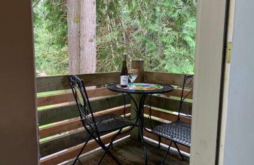 Ashford Hotel | Mountain Meadows Inn & Chalet Suites