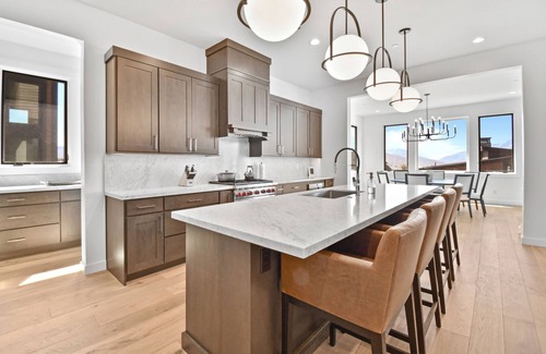 Heber House | Mountain Modern luxury in Red Ledges, Min 90 Day Stay