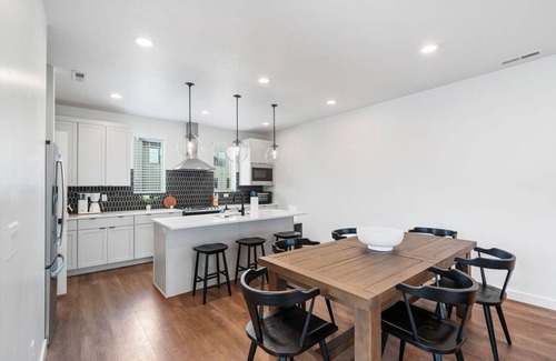 Mountain Green House | Mountain Modern home with cozy furnishings. Free EV Wall Charger.