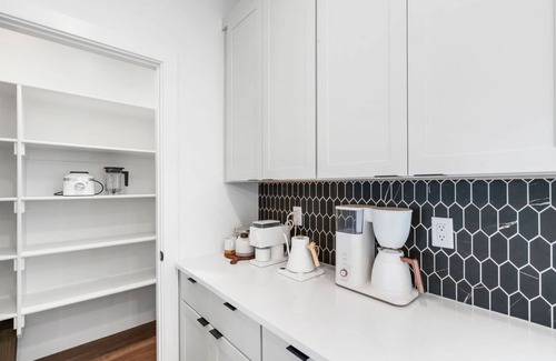Mountain Green House | Mountain Modern home with cozy furnishings. Free EV Wall Charger.