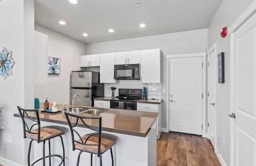 Draper House | Mountain Oasis|Gym|Pool|Hot tub