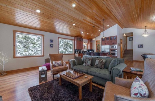 Tahoe City House | Mountain Paradise in Tahoe City