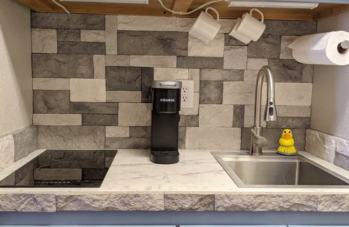 Brian Head Apartment | ✦Mountain Retreat✦Hot Tub✦Skiing and Snowboarding✦