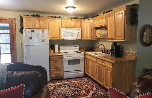 Pine Cabin | Mountain Retreat! Relax And Enjoy!