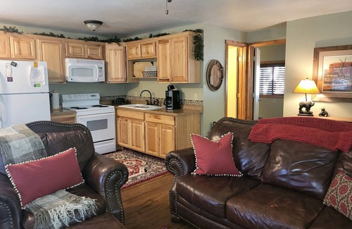 Pine Cabin | Mountain Retreat! Relax And Enjoy!