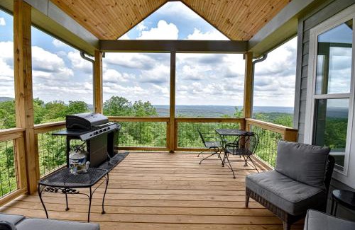 Clarkesville House | Mountain Ridge Retreat