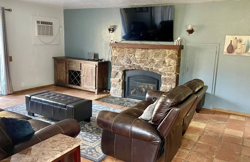 Three Rivers House | Mountain Sierra Home One Mile From National Park Entrance...with Pool and spa!
