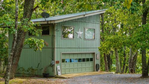 Mentone House | Mountain Treehouse - Magpie Nest
