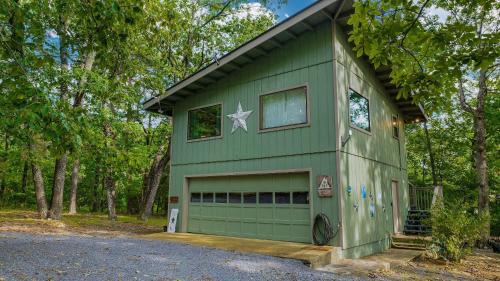 Mentone House | Mountain Treehouse - Magpie Nest