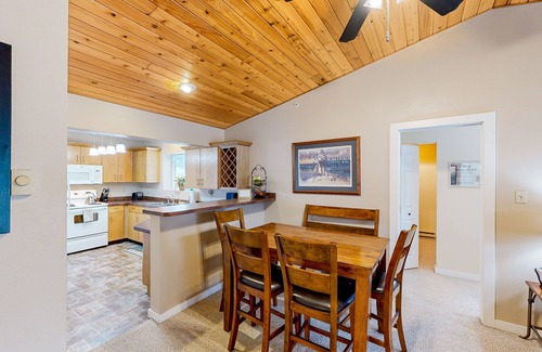 Big Sky Condo | Mountain & valley view condo with hot tub, fireplace, washer/dryer, & smart TVs