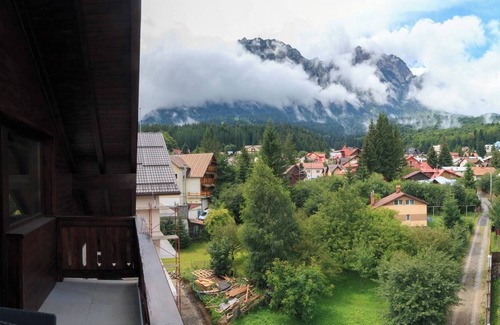 Busteni Apartment | Mountain Valley View