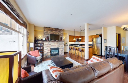 Big White Ski Resort Condo | Mountain view ski-in/out home with a hot tub & fireplace - walk to village