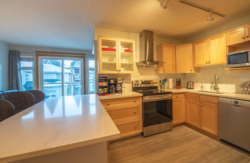Canmore Condo | Mountain View 2 Bedroom Condo-Top Floor