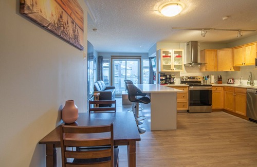 Canmore Condo | Mountain View 2 Bedroom Condo-Top Floor