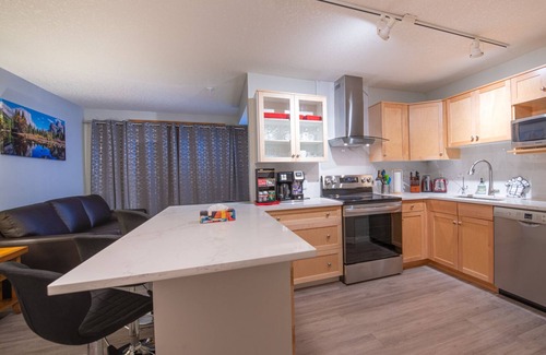 Canmore Condo | Mountain View 2 Bedroom Condo-Top Floor