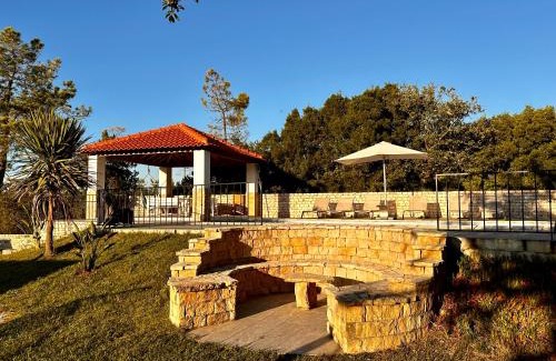 Évora House | Mountain View 2 Bedroom Chalet