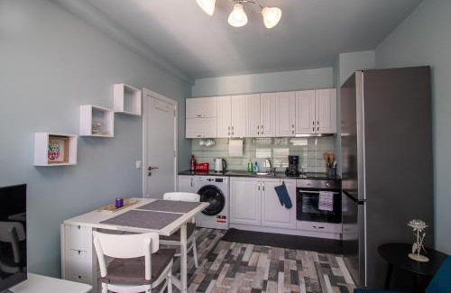 Studentski Grad Apartment | Mountain View Apartment 1 + Parking