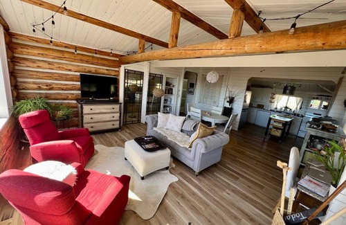 Missouri Heights Cabin | Mountain View Cabin w/Private Hot Tub