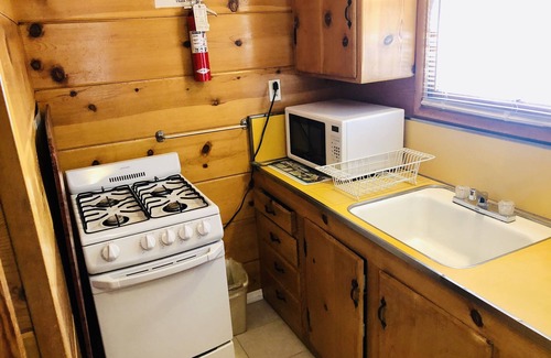 Wrightwood Hotel | Mountain View Cabins