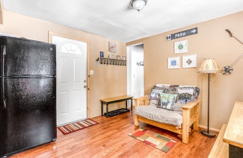 Government Camp House | Mountain-view chalet with charming decor - near hiking, lakes, & ski resorts