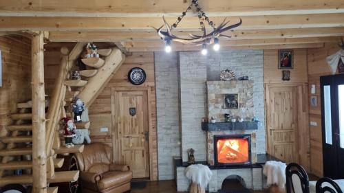 Brosteni House | Mountain View Chalet