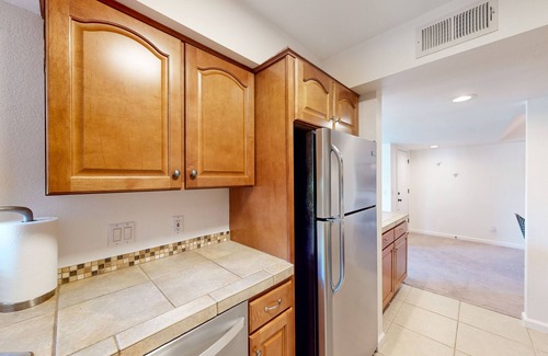 Tucson Condo | Mountain-view condo with private balcony + on-site pool, tennis/pickleball
