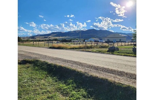 Buffalo House | Mountain view cozy 2 bedroom home