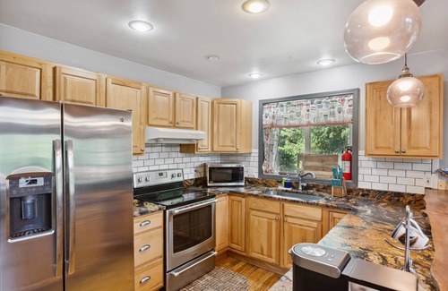 Kalispell House | *Mountain View* Entire Upstairs CHALET, Kalispell, MT