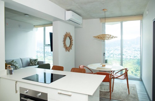 Mata Redonda Apartment | Mountain View Flat at 26, City Views and Wonderland Vibes!