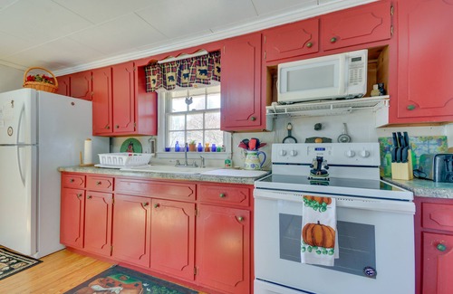 Piper Gap House | Mountain-View Galax Home Near Hiking!