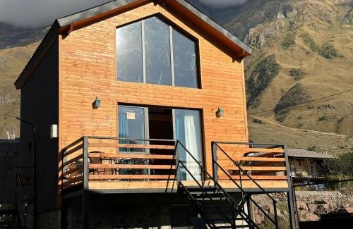 Gergeti Hotel | Mountain View