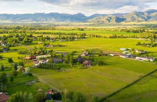 Bozeman House | Mountain View - Great location, inquire for rental car discounts!