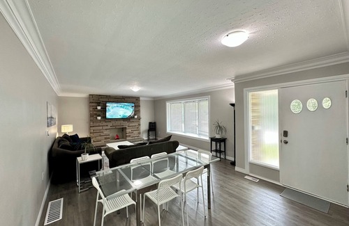 Glenridge House | Mountain View House - Sleeps 14