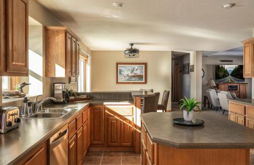 Bozeman House | Mountain View Home on 2 Acres