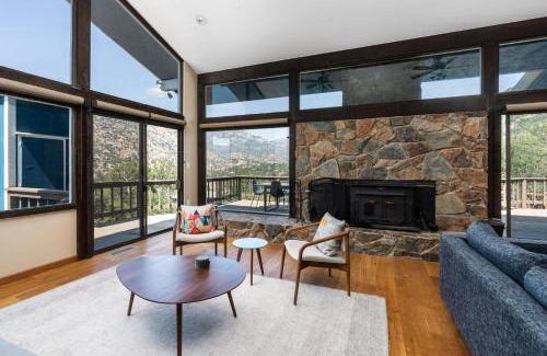 Three Rivers House | Mountain View, Hot Tub, Open Kitchen, 10m to Sequoia