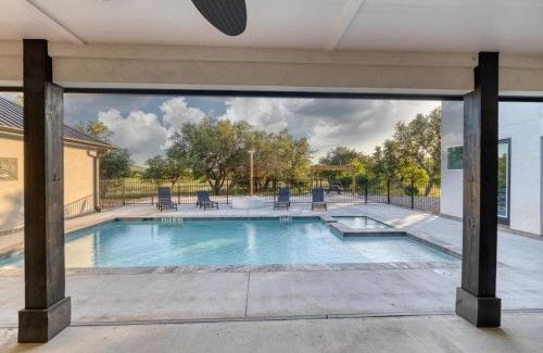 Sabinal House | Mountain View Manor