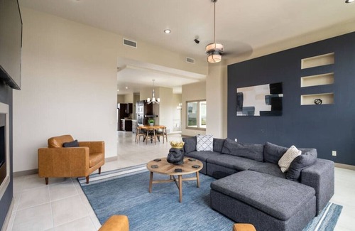 El Paso House | Mountain View Pool House