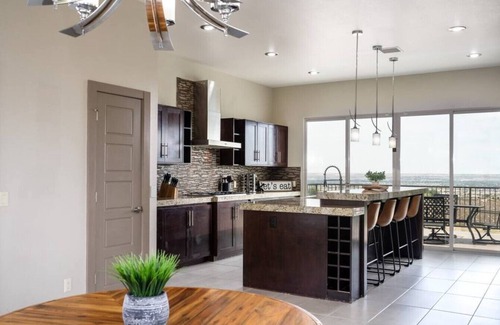 El Paso House | Mountain View Pool House