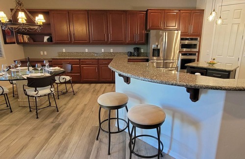 Pinnacle Peak House | Mountain View, Private Backyard, Hot Tub, Gym, Great Master Suite!