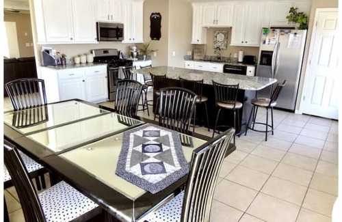 Payson House | Mountain View Retreat - Sleeps 20! Perfect for large gatherings