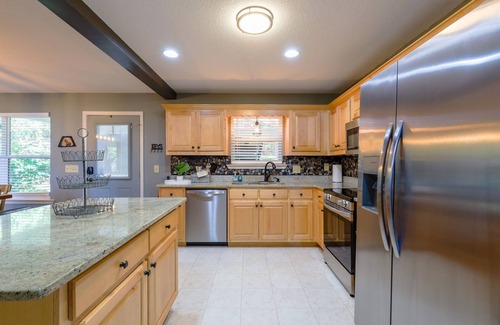 Clayton House | Mountain View|Retreats|Golf Fun|Wineries