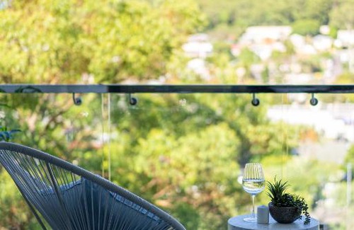 Mount Gravatt East Apartment | Mountain View Serenity Apartment - Central Location
