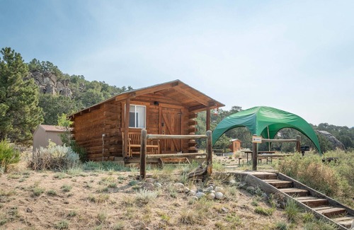 Buena Vista Cabin | Mountain View Shared Bunkhouse: 1 Room Bunkhouse without a bathroom. 3 sets of twin bunk beds Contact us to book the full bunkhouse.